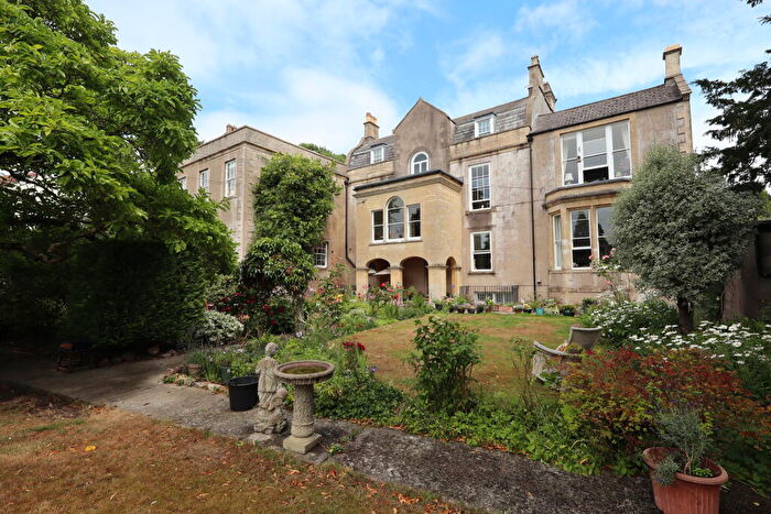 2 Bedroom Flat For Sale In New Street, Wells, BA5