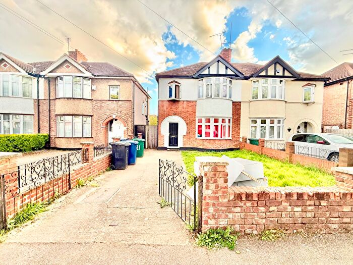 4 Bedroom Semi-Detached House To Rent In Devonshire Road, London, NW7
