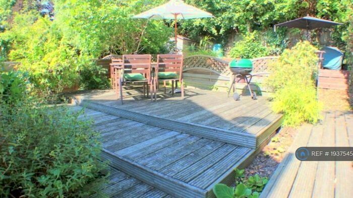 1 Bedroom Flat To Rent In Thornlaw Road, London, SE27