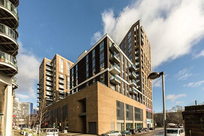 2 Bedroom Flat To Rent In Bridges Court Road, Battersea, SW11