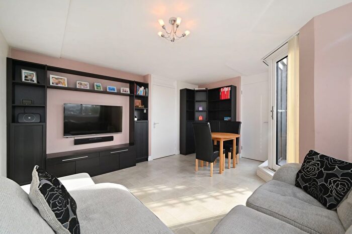 1 Bedroom Flat For Sale In Talbot Road, Anglebury, W2