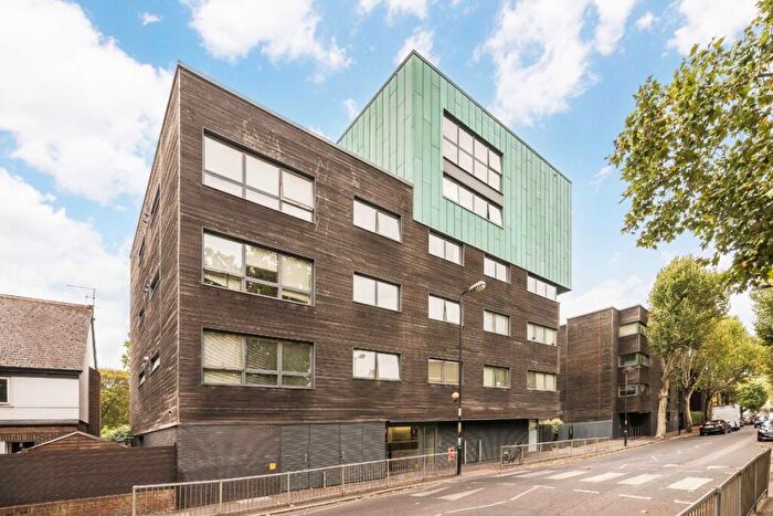 2 Bedroom Flat For Sale In St. James's Road, Bermondsey, SE16