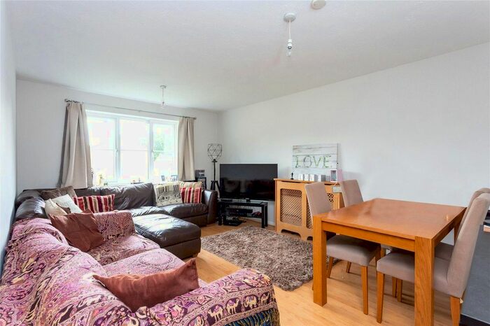 1 Bedroom Flat To Rent In Heddington Grove, London, N7