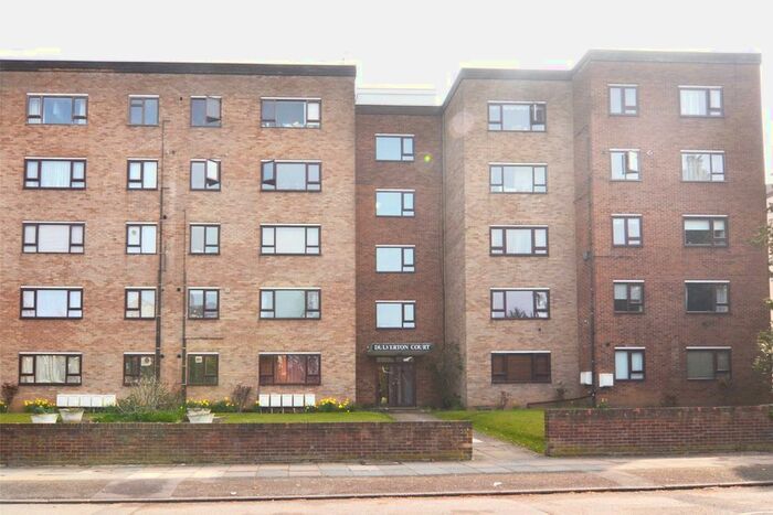 3 Bedroom Flat To Rent In Adelaide Road, Surbiton, KT6