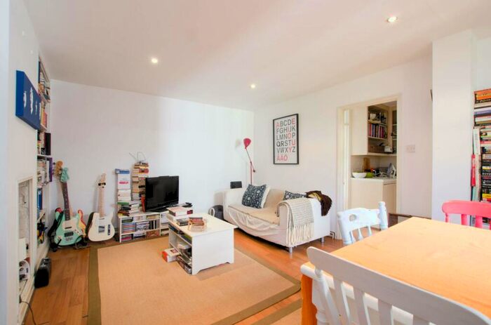 1 Bedroom Bungalow To Rent In Falcon Grove, Battersea, London, SW11