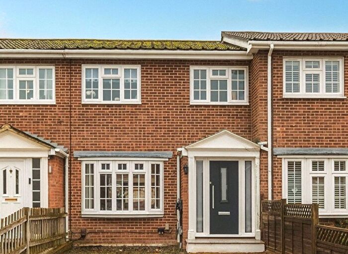 3 Bedroom Terraced House For Sale In Keens Lane, Guildford, Surrey, GU3