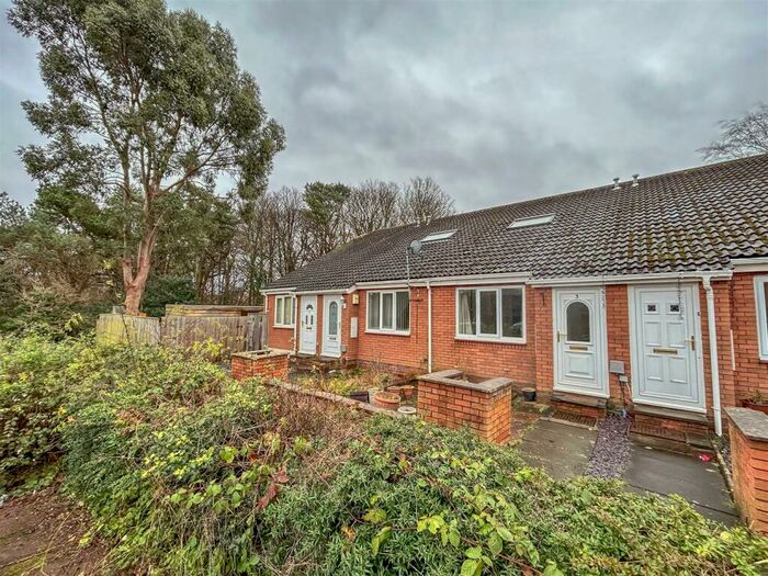 1 Bedroom Semi-Detached Bungalow To Rent In Whitebridge Walk, Gosforth, Newcastle Upon Tyne, NE3