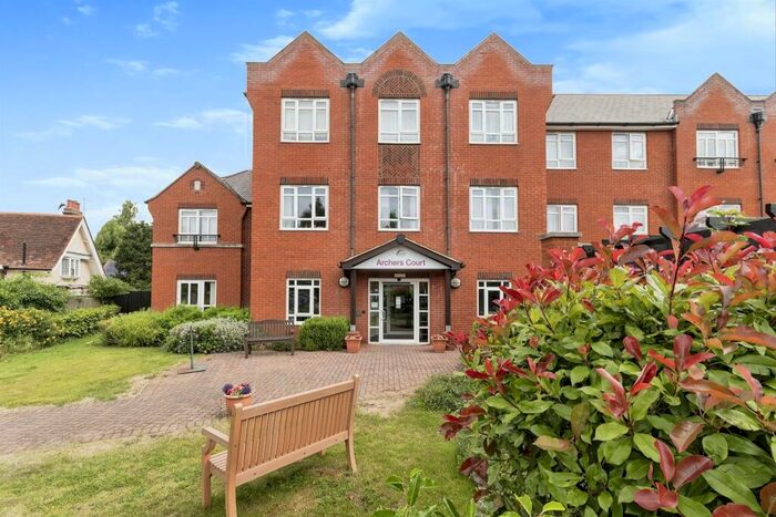 2 Bedroom Flat For Sale In Elmside Walk, Hitchin, SG5