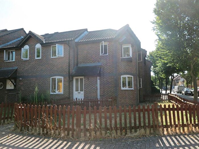 2 Bedroom House To Rent In Timber Pond Road, London, SE16