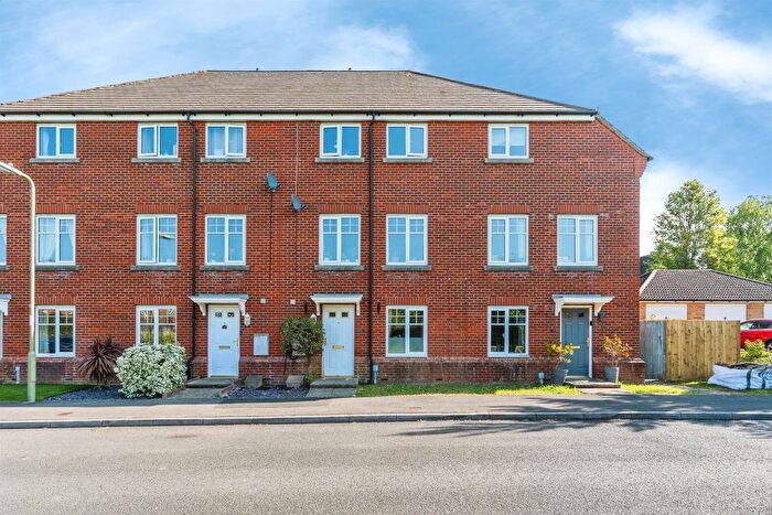 4 Bedroom Terraced House For Sale In Harris Way, North Baddesley, Southampton, SO52