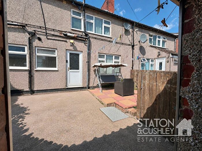 3 Bedroom Terraced House For Sale In Seventh Avenue, Forest Town, NG19