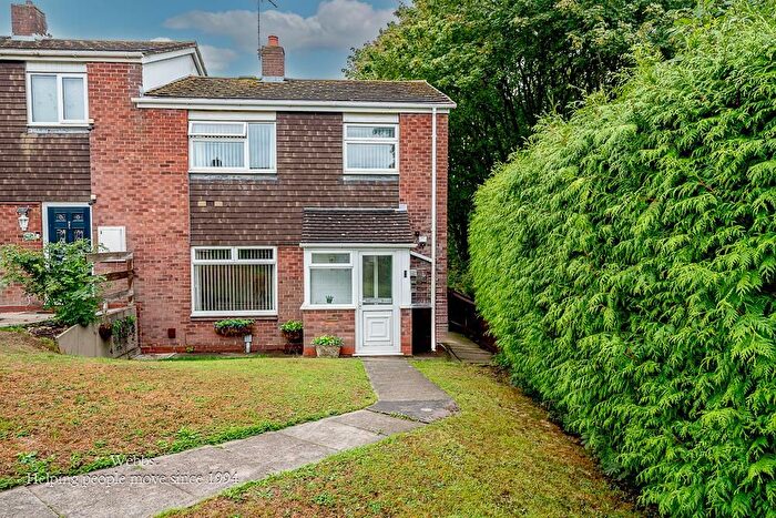 3 Bedroom Semi-detached House For Sale In Lee Walk, Cannock, WS11