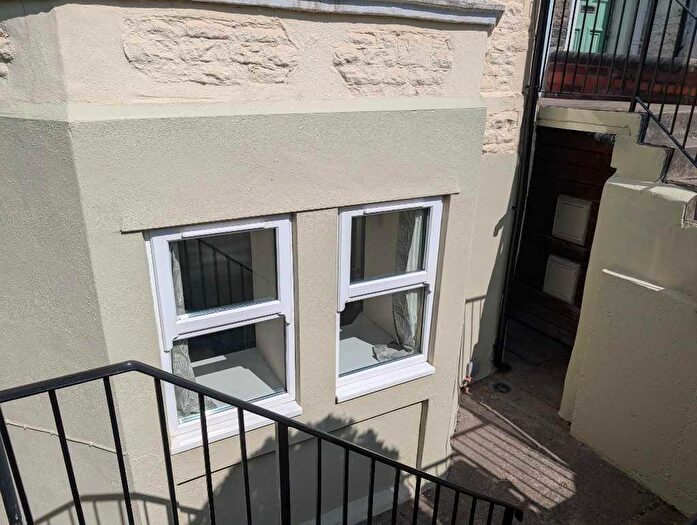 1 Bedroom Apartment To Rent In Basement Flat, Waverley Road, BS6