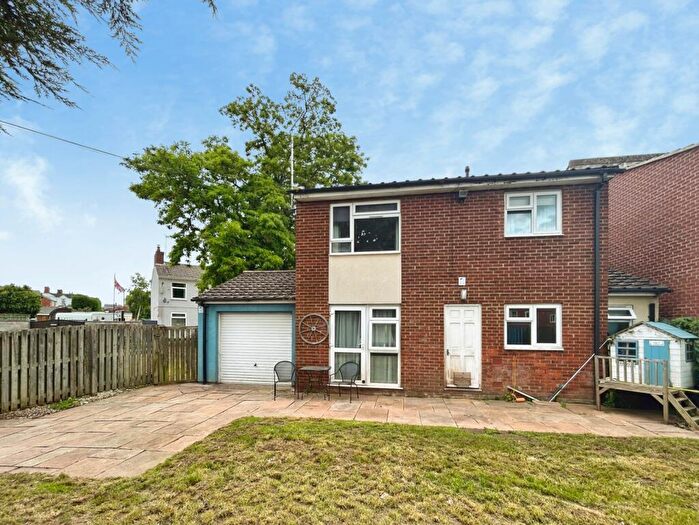 3 Bedroom Detached House For Sale In Bass's Crescent, Castle Gresley, Swadlincote, Derbyshire, DE11
