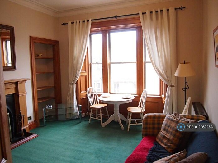 2 Bedroom Flat To Rent In Leslie Place, Edinburgh, EH4