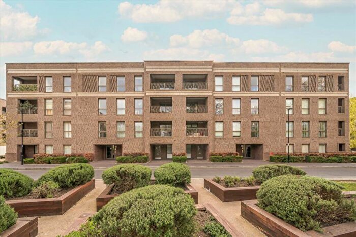 2 Bedroom Flat For Sale In Adenmore Road, Catford, SE6