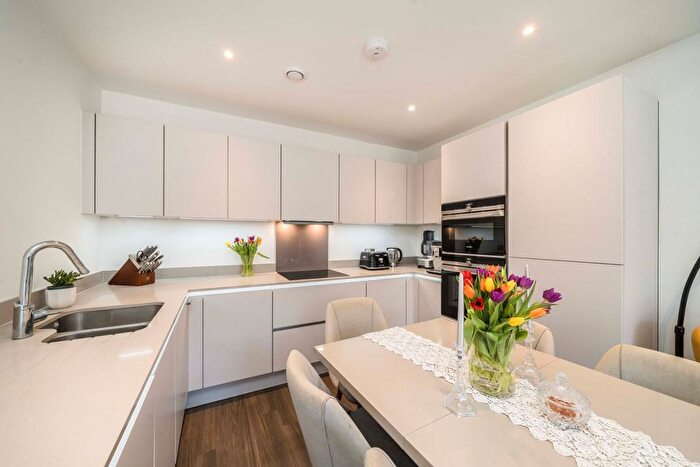 1 Bedroom Flat For Sale In Bollo Bridge Road, London, W3