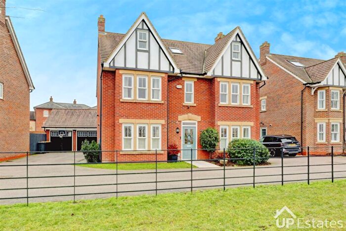 5 Bedroom Detached House For Sale In Gleneagles Close, Great Denham, Bedford, MK40