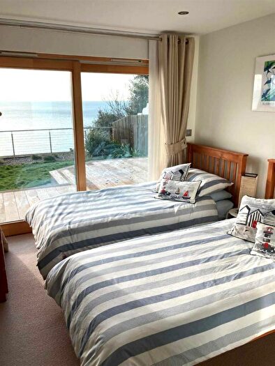 2 Bedroom Apartment To Rent In Radnor Cliff, Folkestone, CT20