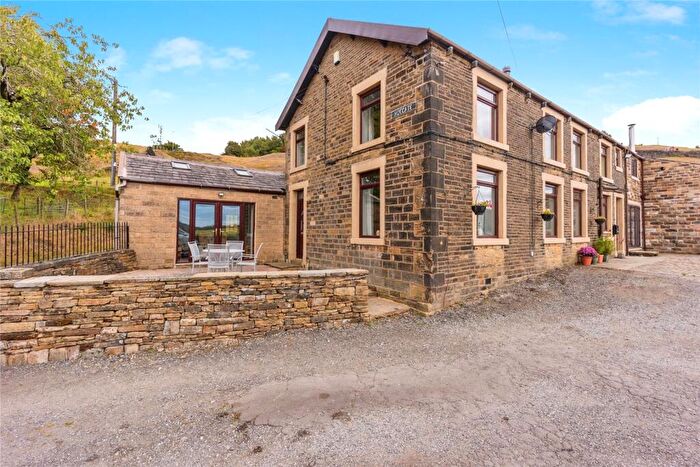 4 Bedroom House For Sale In Grains Road, Shaw, Oldham, Greater Manchester, OL2