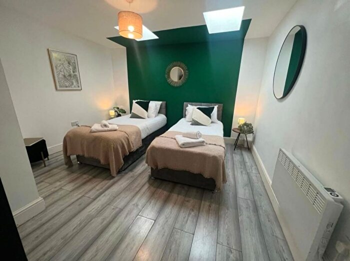 3 Bedroom Flat To Rent In Oxford Road, Reading, RG30