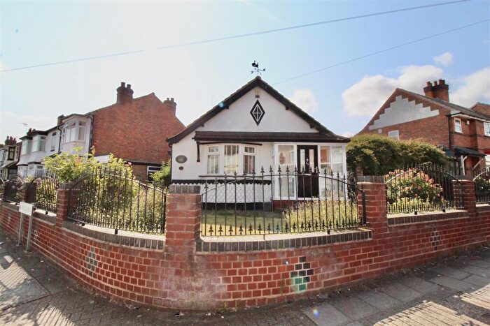 2 Bedroom Detached Bungalow For Sale In Asquith Road, Ward End, Birmingham, B8