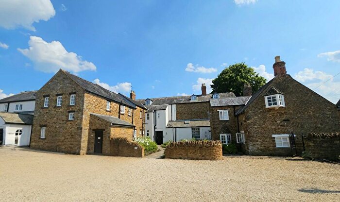 2 Bedroom Apartment To Rent In Meadow Drive, Middleton Cheney, OX17