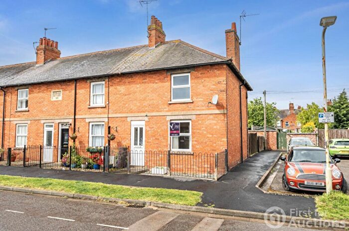 2 Bedroom End Of Terrace House For Sale In Long Row, Oakham, LE15