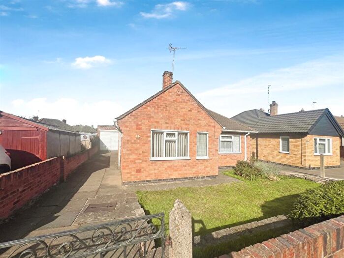 3 Bedroom Detached Bungalow For Sale In Crowhurst Drive, Leicester, LE3