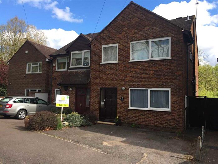 4 Bedroom Semi-Detached House To Rent In Kingston Road, Romford, RM1