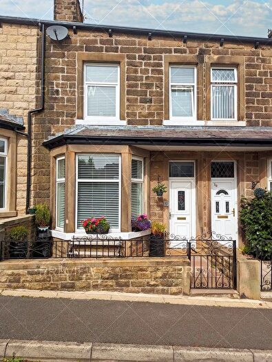 3 Bedroom Terraced House For Sale In Park Avenue, Barnoldswick, BB18