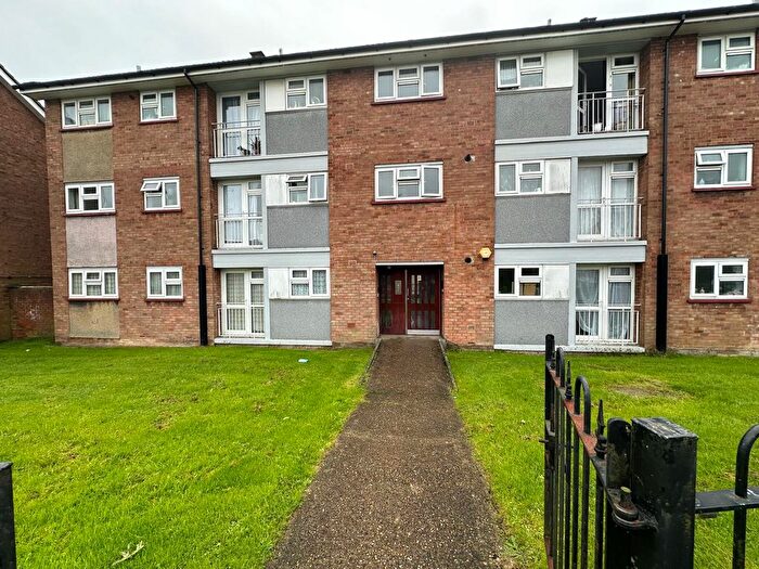 2 Bedroom Flat To Rent In Luton, Bedfordshire, LU4