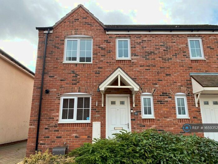3 Bedroom Semi-Detached House To Rent In Kingcup Close, Catshill, Bromsgrove, B61