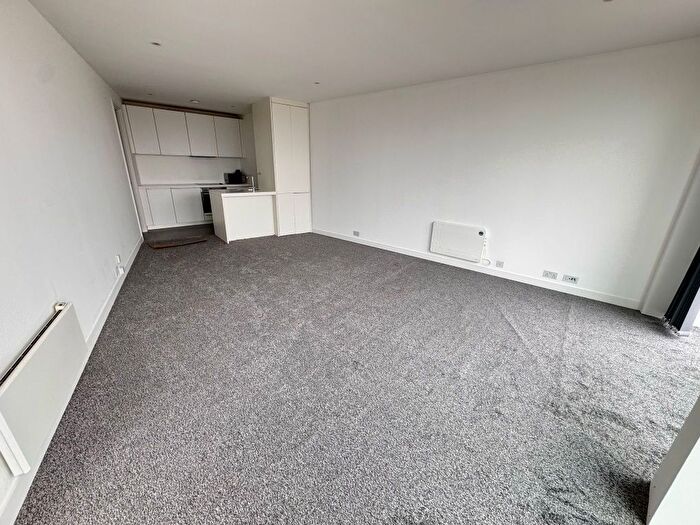 1 Bedroom Flat To Rent In The Rotunda, New Street, Birmingham, B2