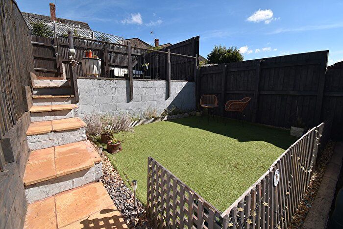 3 Bedroom Terraced House For Sale In Iolanthe Drive, Beacon Heath, Exeter, EX4