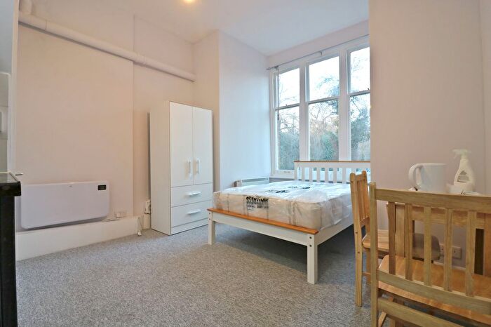 Studio To Rent In Castlebar Hill, Ealing, W5