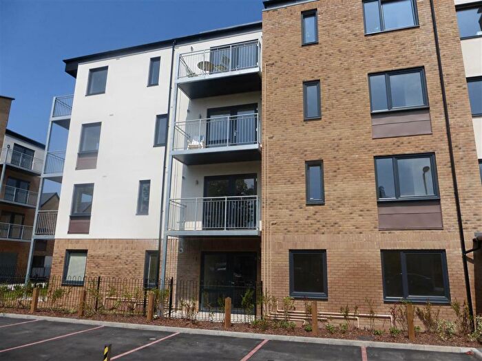2 Bedroom Apartment To Rent In Cumbrian Way, Millbrook, Southampton, SO16