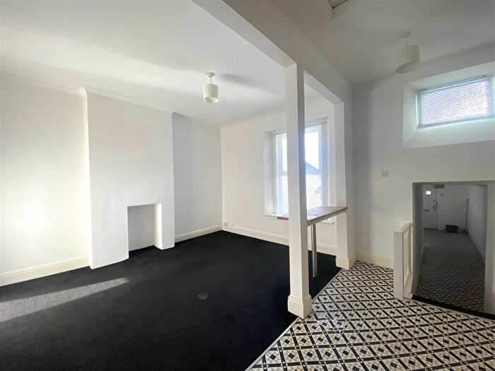 2 Bedroom Apartment To Rent In Regent Street, Kingswood, Bristol, BS15