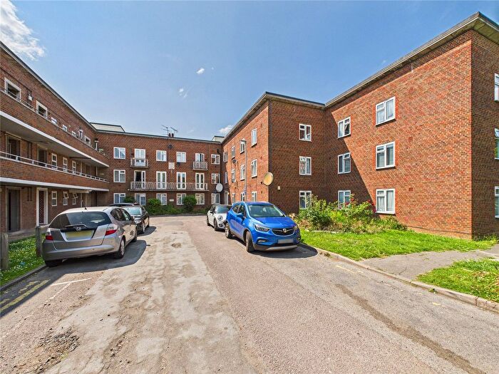 2 Bedroom Flat To Rent In Honeypot Close, London, NW9