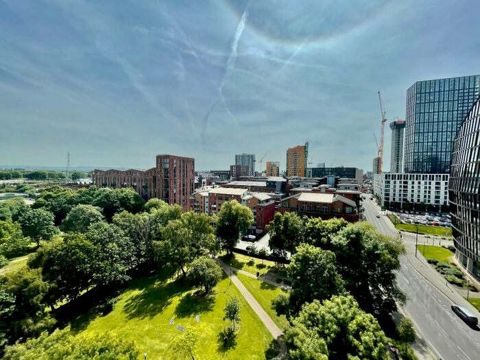 2 Bedroom Flat To Rent In The Gate, Aspin Lane, Manchester, Greater Manchester, M4