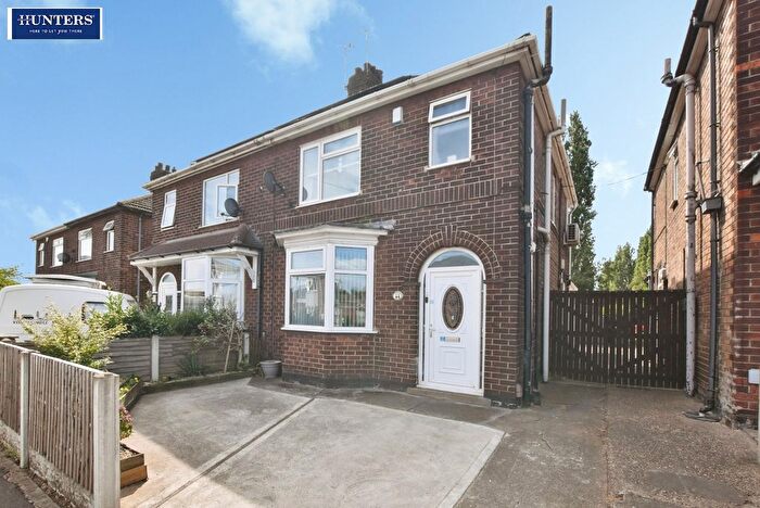 3 Bedroom Semi-Detached House For Sale In Kenilworth Road, Scunthorpe, DN16