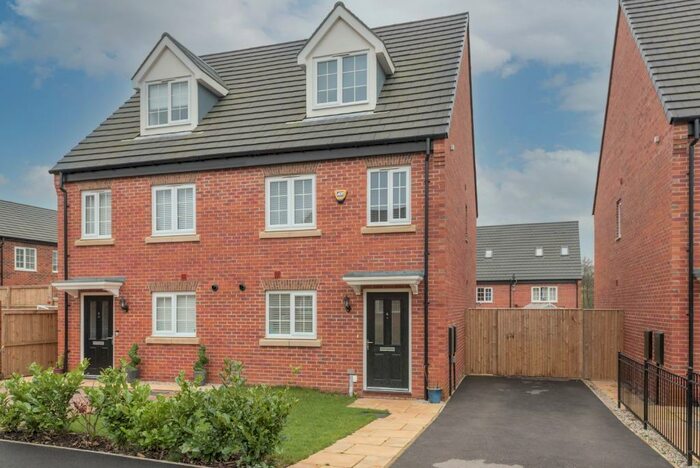 3 Bedroom Semi-Detached House To Rent In Moseley Beck Crescent, Cookridge, Leeds, LS16