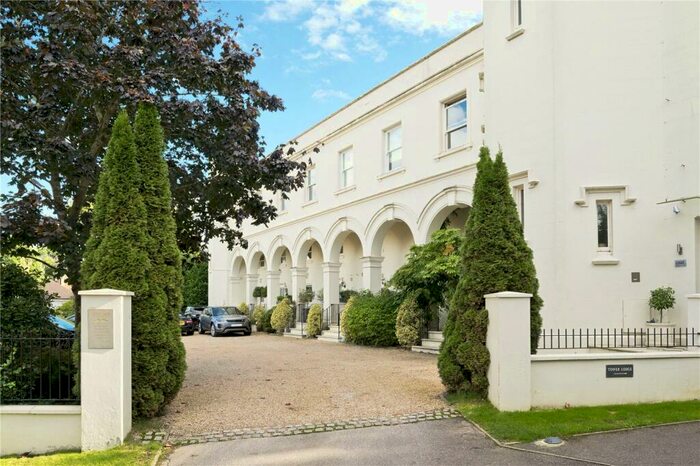 4 Bedroom Terraced House For Sale In Ruxley Towers, Ruxley Ridge, Claygate, Esher, KT10