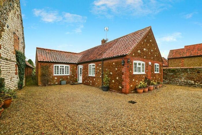 3 Bedroom Detached Bungalow For Sale In High Street, Ringstead, Hunstanton, PE36