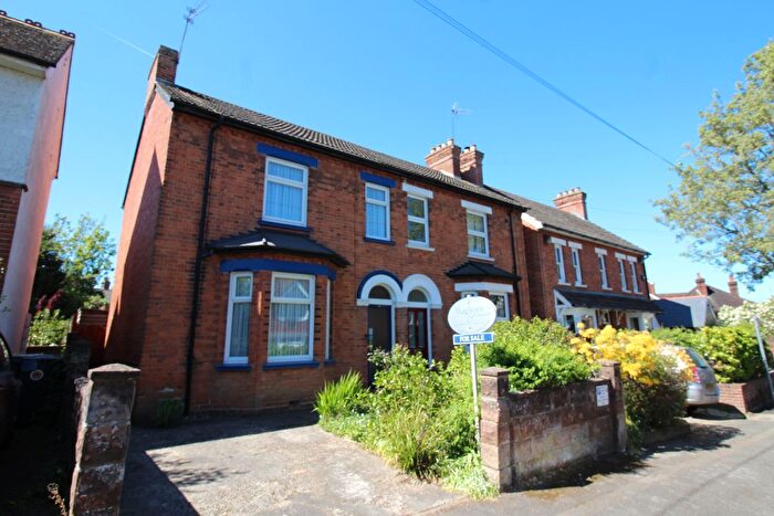 3 Bedroom Semi-Detached House For Sale In Woodfield Road, Tonbridge, TN9