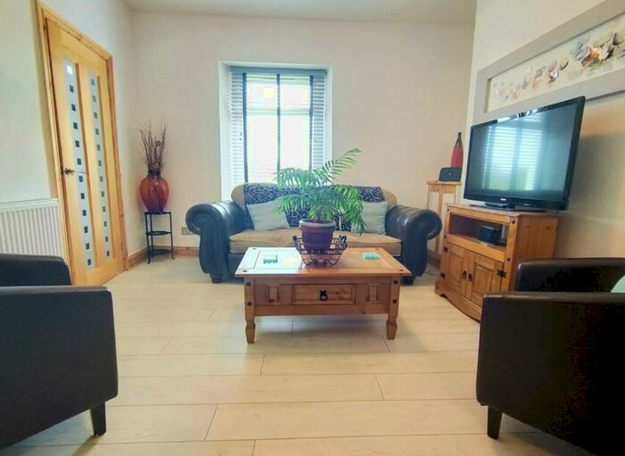 4 Bedroom House To Rent In Morfa Terrace, Swansea, SA1