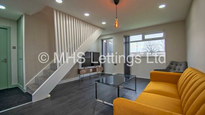 3 Bedroom Terraced House To Rent In Willow Close, Leeds, LS4