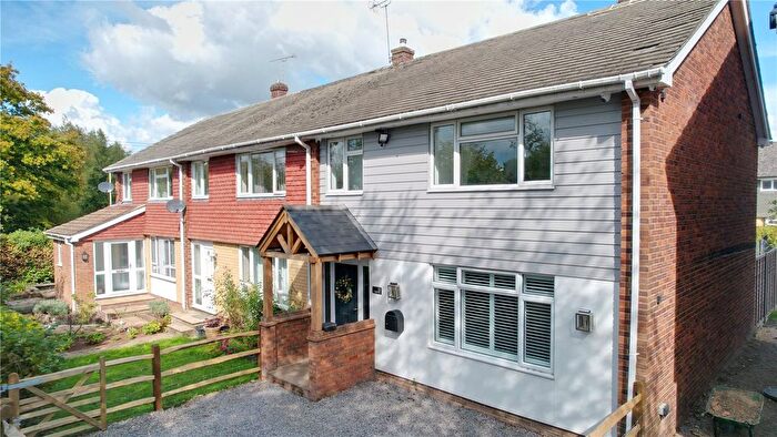 3 Bedroom Semi-detached House For Sale In Heather Drive, Lindford, Hampshire, GU35