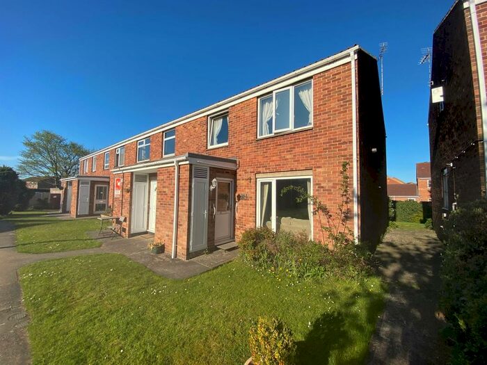 1 Bedroom Flat To Rent In Hawthorn Chase, Lincoln, LN2