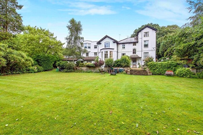 1 Bedroom Flat To Rent In Brooklands Road, Weybridge, KT13